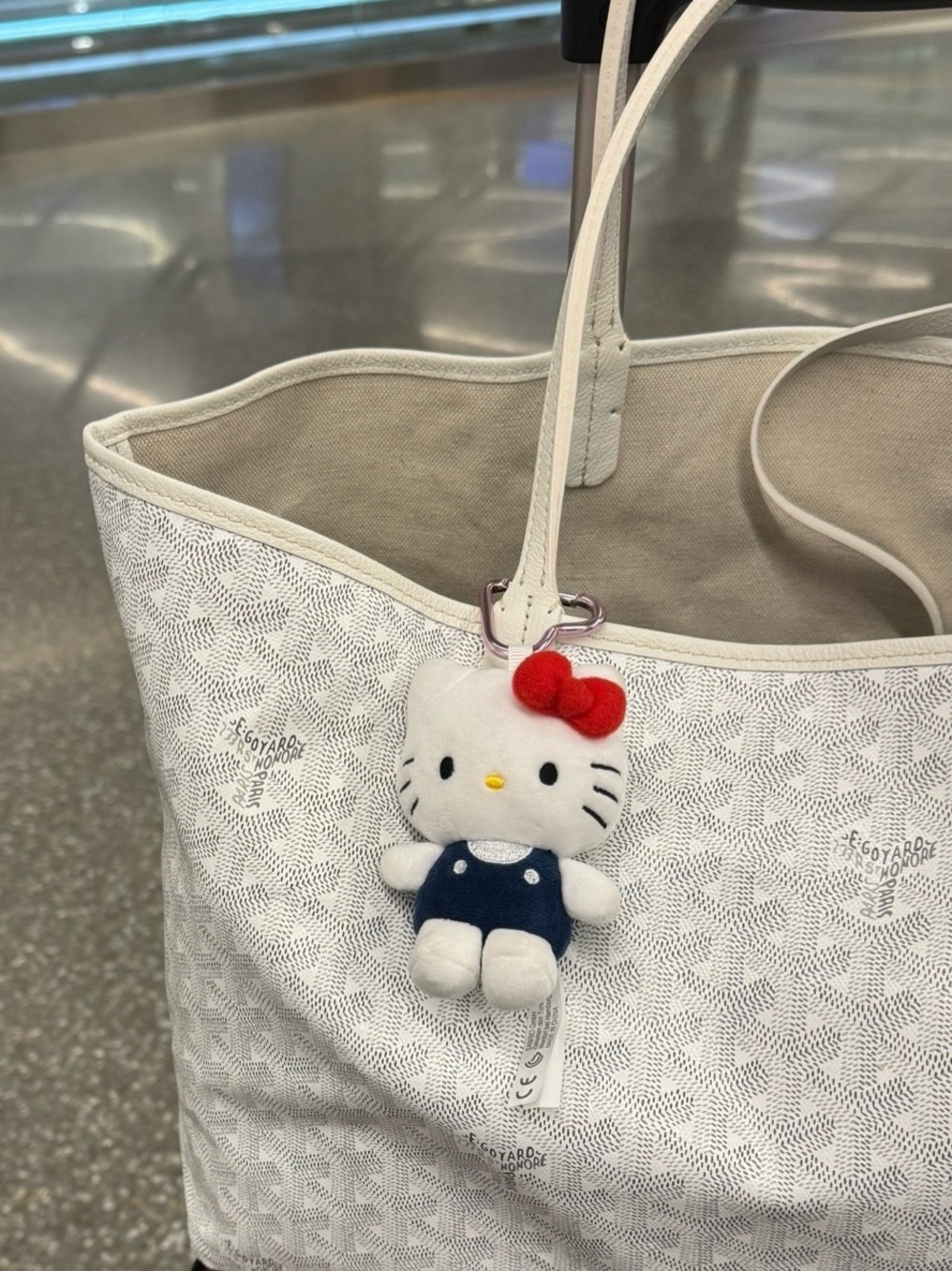 Goyard Saint Louis PM Tote in White - Picture 2 of 6